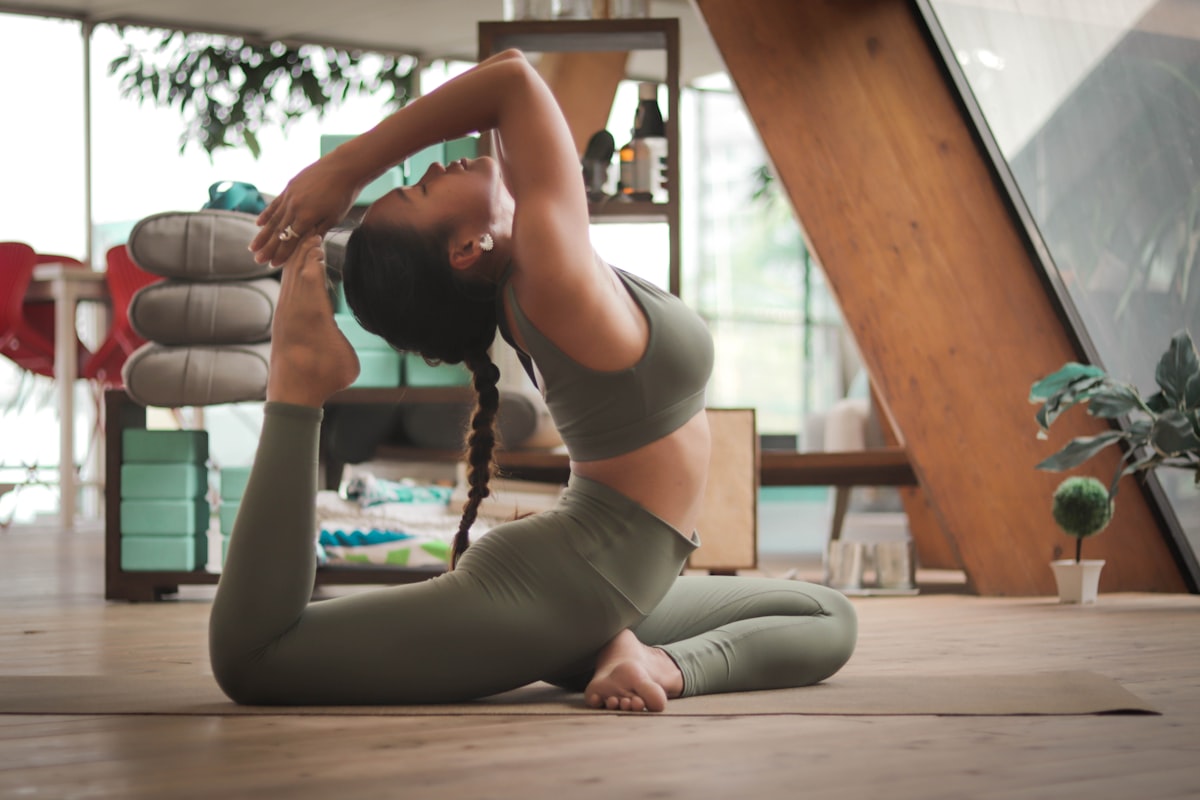 5 Posturas de Yoga para aliviar el estrés